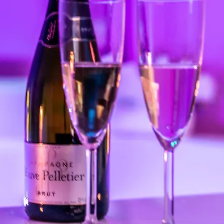 4 Star - Self Check-in בולוניה