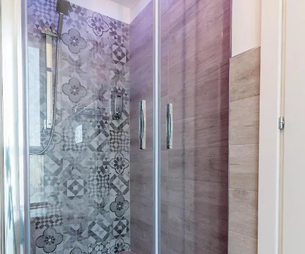 בית הארחה 4 Star - Self Check-in בולוניה