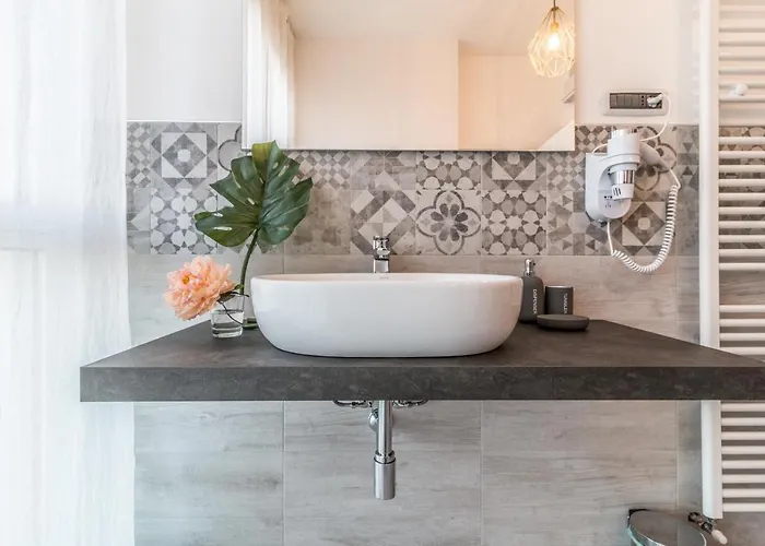 4 Star - Self Check-in בית הארחה בולוניה