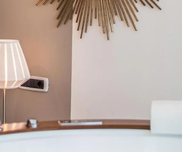 4 Star - Self Check-in 4* بولونيا