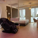 4 Star - Self Check-in Bolonia