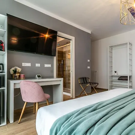 4 Star - Self Check-in