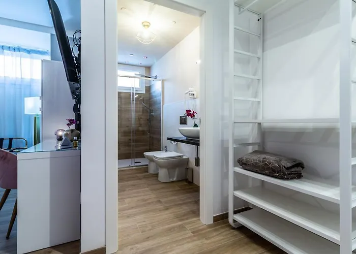 4 Star - Self Check-in