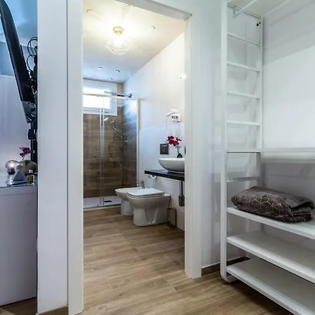 4 Star - Self Check-in