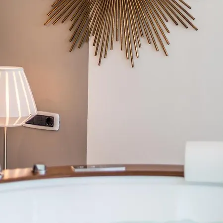 4 Star - Self Check-in 4* Bolonia